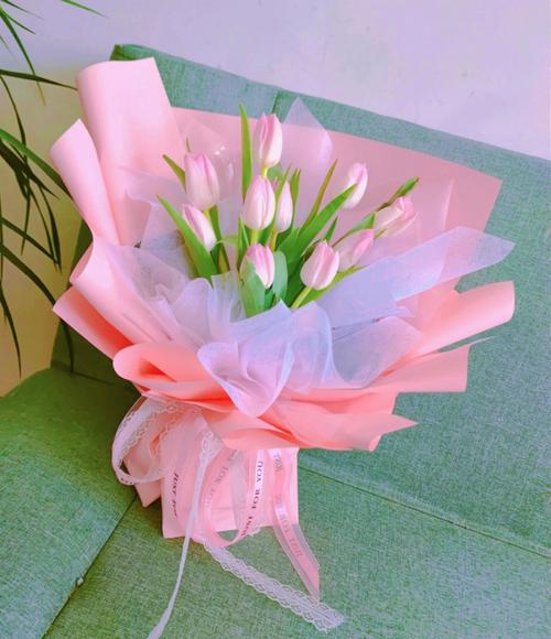 粉色郁金香图片花束