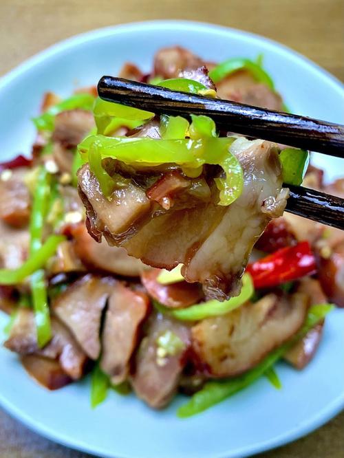 青椒炒猪头肉大锅菜做法